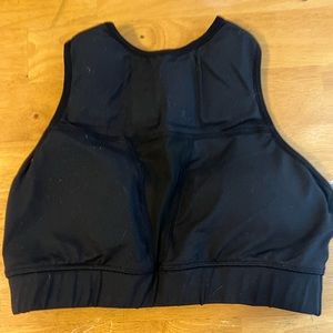 Black Chestee sports bra size 6